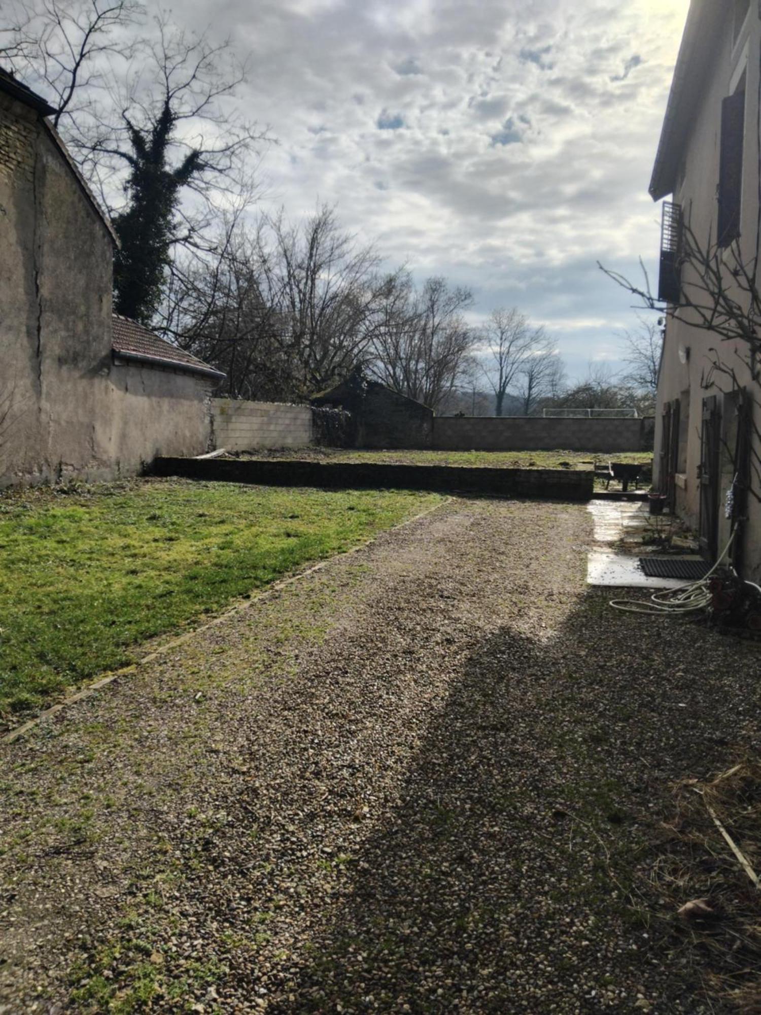 L'Univers, Vous Et Nous Pouilly-sur-Vingeanne Экстерьер фото